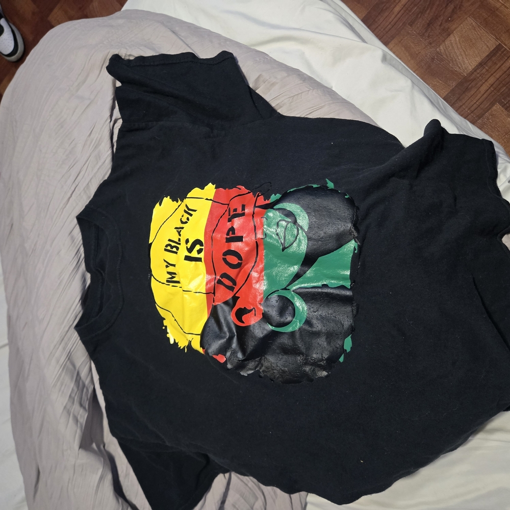 Gildan Black T-Shirt with Vibrant Graphic
